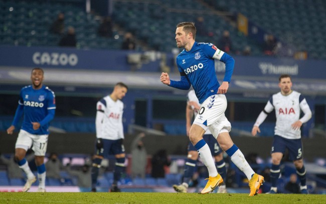 突出的年轻 突出的年轻